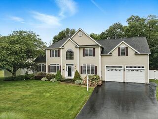 Photo of 5 Peach Tree Dr Sutton, MA 01590