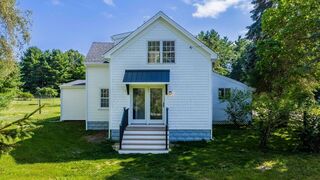 Photo of 18 Brown St Wareham, MA 02571