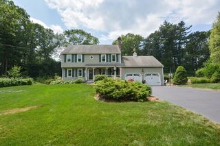 Photo of 2 Crestview Dr Mendon, MA 01756