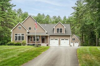 Photo of 33 Massapoag Way Dunstable, MA 01827