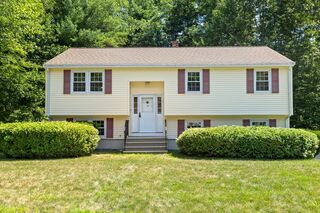 Photo of 19 Douglas Dr Ayer, MA 01432