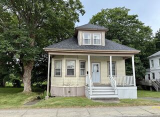 Photo of 513 Slocum Rd Dartmouth, MA 02747