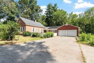 Photo of 69 South Rd Pepperell, MA 01463