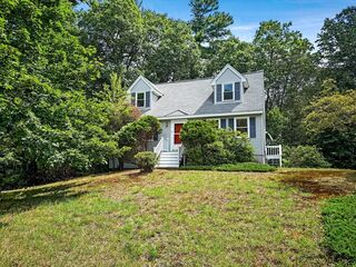 Photo of 21 Burnside Ln Merrimac, MA 01860