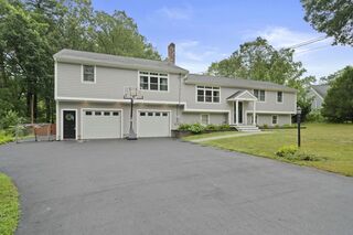 Photo of 527 Old Town Way Hanover, MA 02339