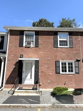 Photo of 21 Oak St Methuen, MA 01844