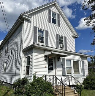 Photo of 8 Maple St Charlton, MA 01507