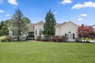 Photo of 5 Alexandra Dr Freetown, MA 02702