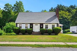 Photo of 41 Madison St Amesbury, MA 01913
