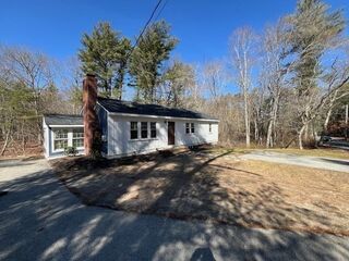 Photo of 512 Lincoln St Duxbury, MA 02332