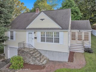 Photo of 30 Davis Rd Auburn, MA 01501