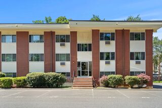 Photo of 74 Beach St Woburn, MA 01801