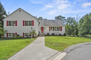 Photo of 283 Hayden Rowe St Hopkinton, MA 01748