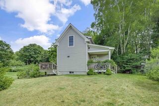 Photo of 136 Spring St Vineyard Haven, MA 02568