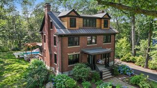 Photo of 76 Cliff Rd Milton, MA 02186