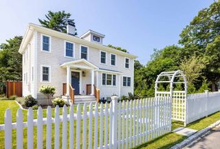 Photo of 5 Pinetree Lane Tisbury, MA 02568