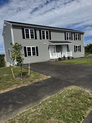 Photo of 10 Snowberry Circle Worcester, MA 01607