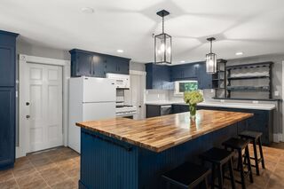 Photo of 459 Mill St Marion, MA 02738