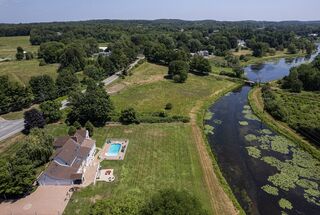 Photo of 6 Lynbrook Rd Southborough, MA 01772