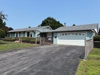 Photo of 14 Squire Ln Bellingham, MA 02019