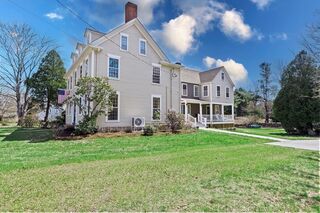 Photo of 1 Winnatuxett Beach Rd Mattapoisett, MA 02739
