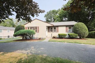 Photo of 193 West St Walpole, MA 02081