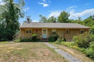 Photo of 10 Ridge Rd Halifax, MA 02338