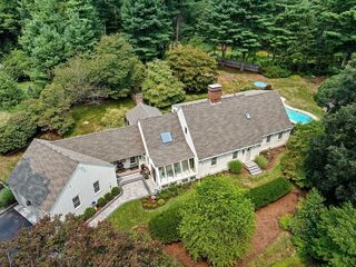 Photo of real estate for sale located at 33 Herring Weir Rd Duxbury, MA 02332