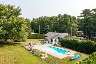 Photo of 649 Middle Rd Acushnet, MA 02743