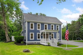 Photo of 404 Main St Groveland, MA 01834