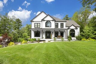Photo of 5 Hartford Ave W Mendon, MA 01756