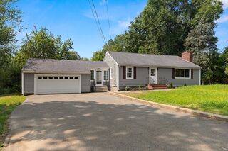 Photo of 137 High Street Topsfield, MA 01983