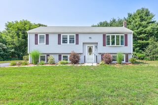 Photo of 15 Pioneer Valley Dr Spencer, MA 01562