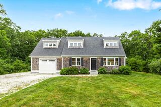 Photo of 10 Camelot Ct North Falmouth, MA 02556