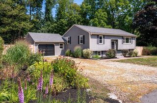 Photo of 1 Oakhurst Ave Ipswich, MA 01938
