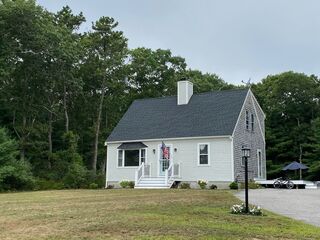 Photo of 8 Cabot Cir South Plymouth, MA 02360