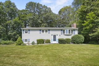 Photo of 12 Wedgewood Lane Millbury, MA 01527
