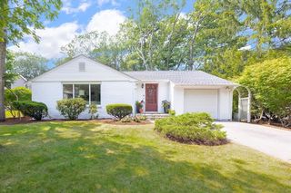 Photo of 26 Kimlo Rd Wellesley Hills, MA 02481