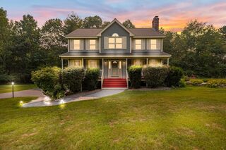 Photo of 10 Bicknell Dr Mendon, MA 01756