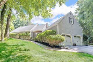 Photo of 2 Towne Lyne Rd Sherborn, MA 01770