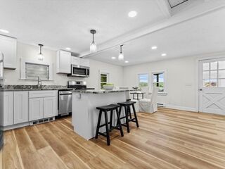 Photo of 38 Oakhurst Rd Hopkinton, MA 01748