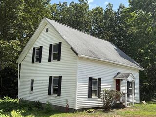 Photo of 303 Ponakin Rd Lancaster, MA 01523