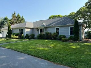 Photo of 5 Spinnaker Ln Marion, MA 02738