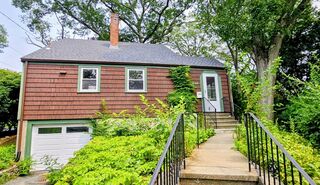 Photo of 250 Woodcliff Rd Newton Highlands, MA 02461