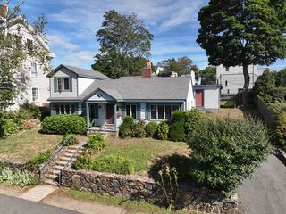 Photo of 6 Redstone Ln Marblehead, MA 01945