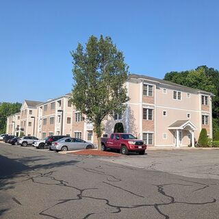 Photo of 1 Millbrook Ln Wakefield, MA 01880
