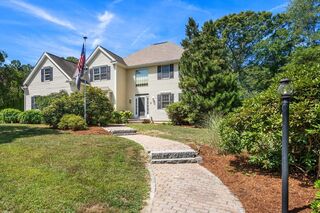Photo of 8 Oscars Way Maynard, MA 01754