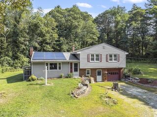 Photo of 86 Town Farm Rd Sutton, MA 01590