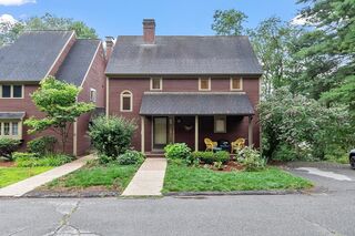 Photo of 1 Woodridge Ln Westford, MA 01886