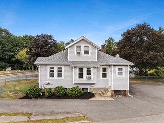 Photo of 224 Center St Bridgewater, MA 02324